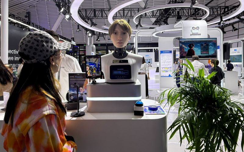 “京造”机器人亮相2025年世界互联网大会 — 新京报