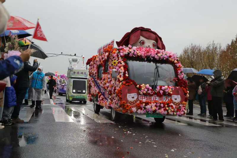 4公里花车巡游、大集焕新亮相，庞各庄西瓜小镇开启花宠季 — 新京报