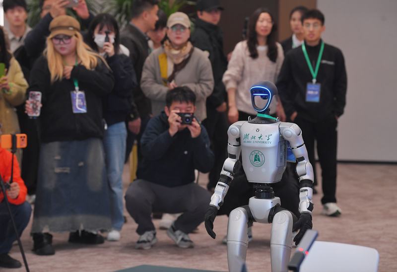 机器人辩手不再说车轱辘话，决赛中语言逻辑表现超预期 — 新京报