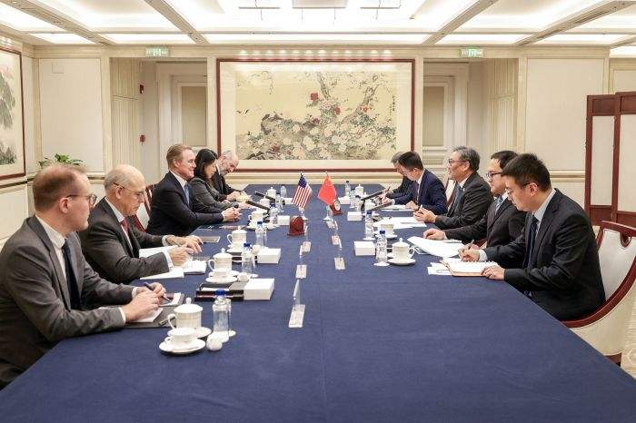 商务部部长王文涛会见美国驻华大使庞德伟 — 新京报