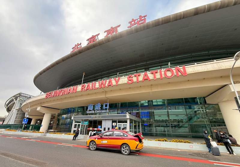 北京南站南广场落客区今起开放，出租车可“即停即走” — 新京报