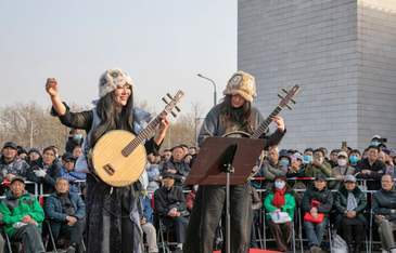中国广播艺术团亮相天桥市民广场