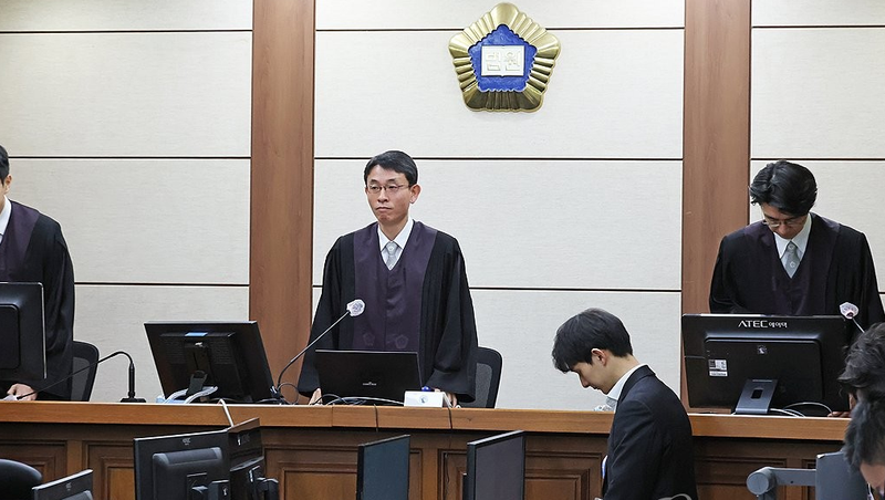 韩国特检组谋求法院判处金建希15年刑期 — 新京报