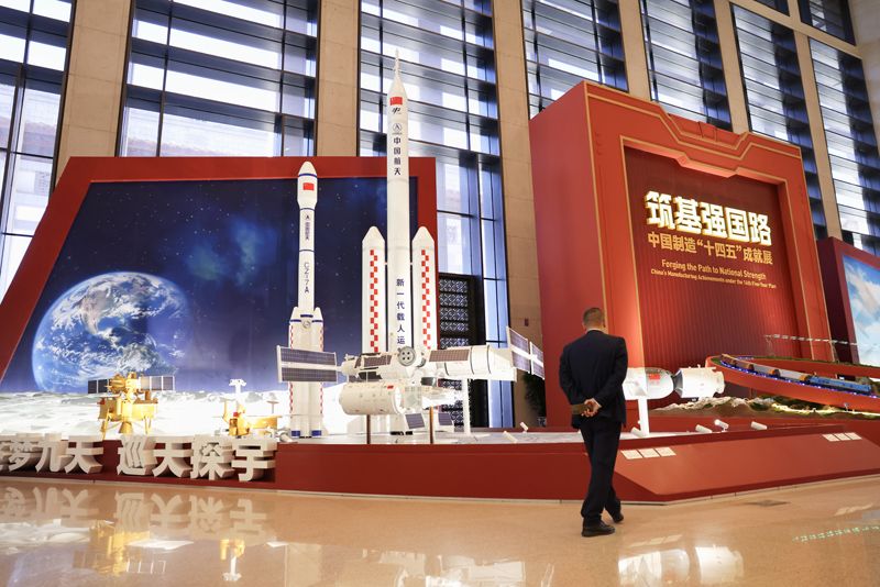 中国制造“十四五”成就展开幕，“国之重器”高精度模型齐聚国博