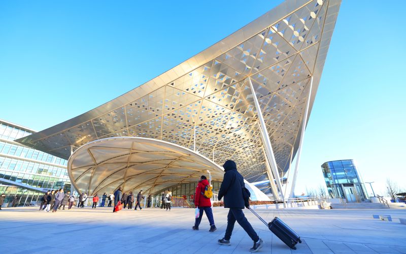 北京通州站今起开通，最快11分钟到燕郊站、55分钟到唐山站 — 新京报