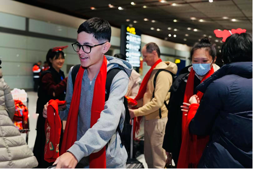 新年第一游，2026年元旦首批入境游客抵京 — 新京报