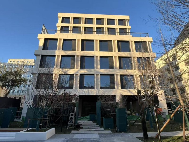 东城首座高精尖标杆项目青龙科技大厦竣工 — 新京报