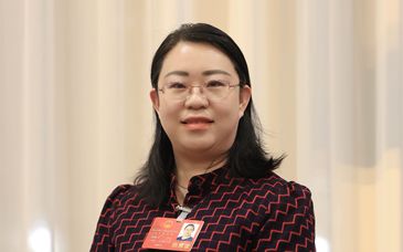 履职八年，她推动把“解决老人烦心事”写进立法