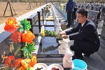 导航寻踪、线上祭扫，科技赋能清明祭扫服务
