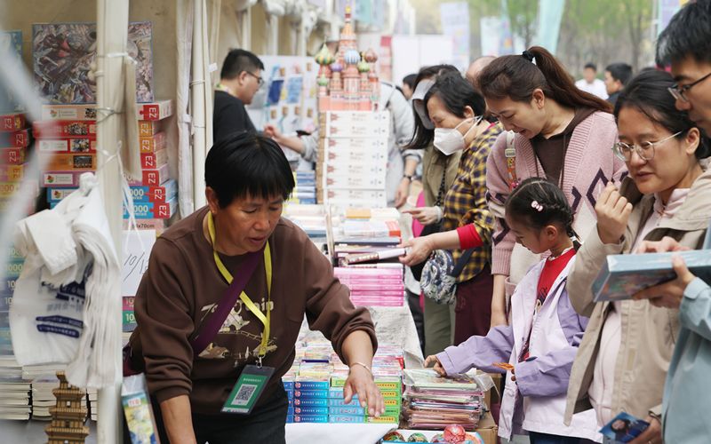 北京首个“森林书市”亮相丰台 — 新京报