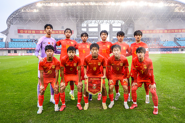 中国U16男足4比2韩国队 三战全胜夺得呼和浩特国际青年足球锦标赛冠军