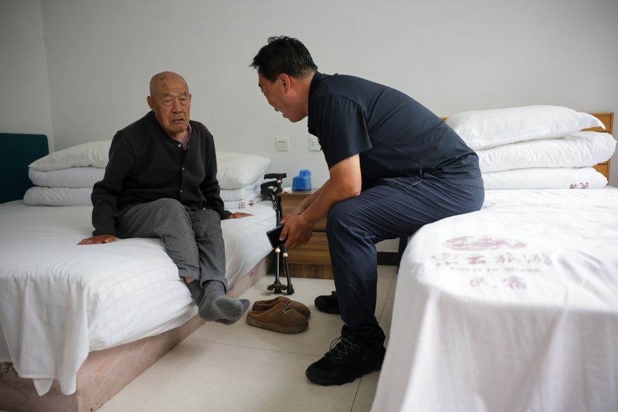 暴雨来袭前，密云捧河岩村“高地堡垒”安置点全员就位