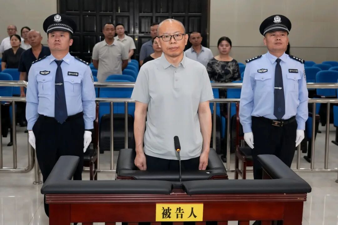 受贿超千万元，毕节市委原常委、统战部部长潘发勇一审获刑十年六个月