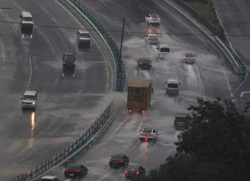 雷电黄色预警生效中，北京今晨迎分散性雷阵雨