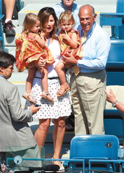 费德勒米尔卡男双胞胎_费德勒：四个孩子里只有一个对网球稍微感点兴趣_费德勒四胞胎概率