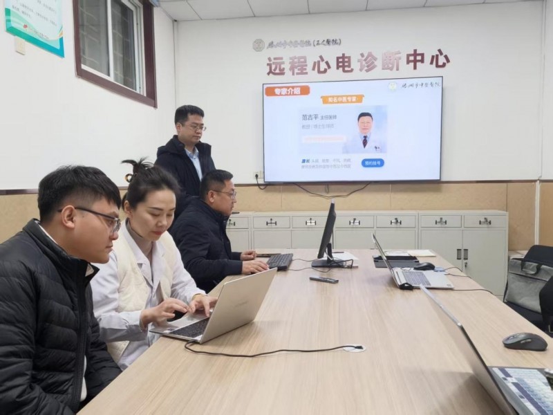 北京中医医院、协助就诊代挂专家号，减少患者等待就医的时间的简单介绍